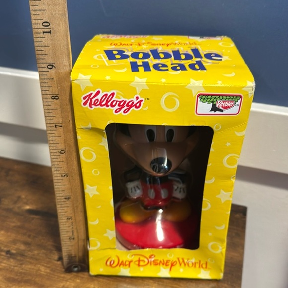 2002 Walt Disney World Resort Mickey Mouse Bobblehead Kellogs 8" Figure … - Picture 6 of 7
